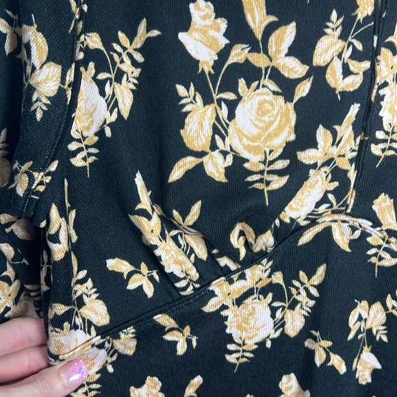 Free People Dinner Party Floral Long Sleeve Top Size Medium Black Combo - Picture 7 of 10